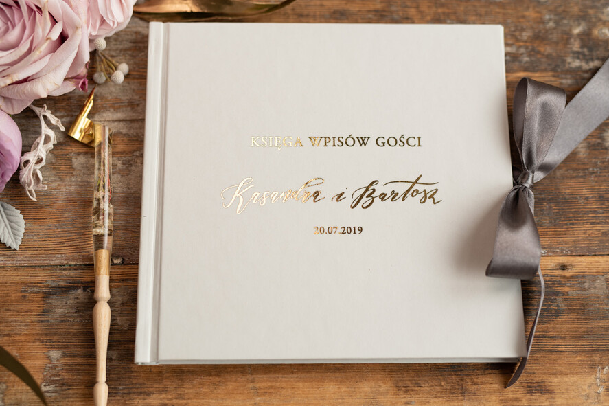 Księgi wpisów gości glamour ślubna księga gości weselnych złocone tłoczone wasze imiona i data3