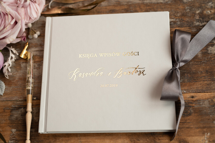 Księgi wpisów gości glamour ślubna księga gości weselnych złocone tłoczone wasze imiona i data4