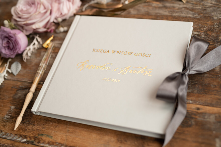 Księgi wpisów gości glamour ślubna księga gości weselnych złocone tłoczone wasze imiona i data7