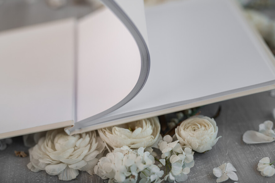 Księgi wpisów gości glamour ksiega pamiątkowa na wpisy gości weselnych, złote błyszczące napisy wasze imiona i data ślubu3