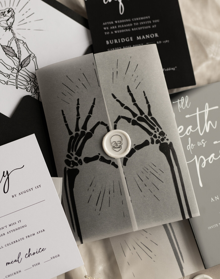 Zaproszenia ślubne Indywidualne nietypowe zaproszenia ślubne, czarne zaproszenia na ślub, zaproszenia ślubne z kościotrupem, nowoczesne czarne zaproszenia slubne 6