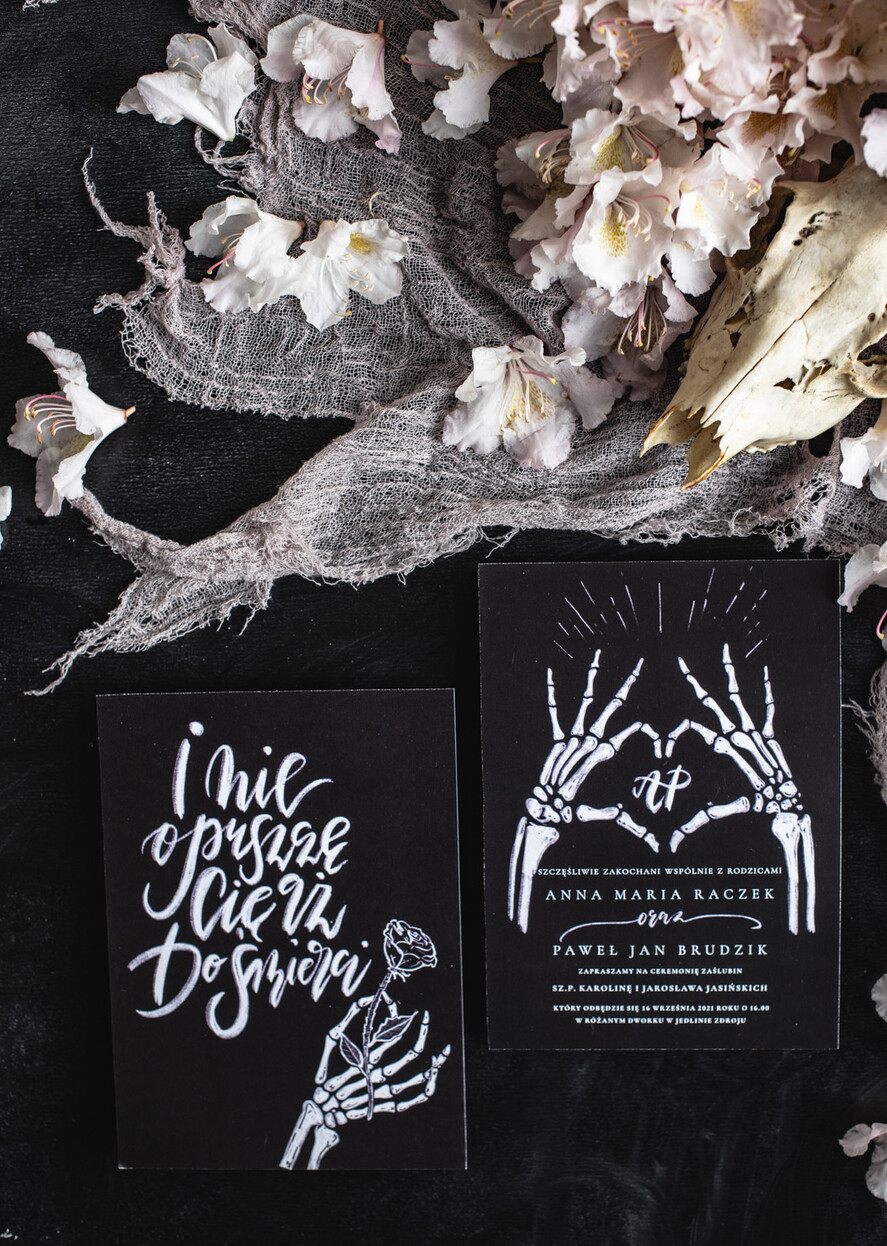 Zaproszenia ślubne Indywidualne Zaproszenia ns łub z czachami -Alternatywne Szokujace zaproszenia z Trupami na Ślub - Wasi goście Padną trupem - Zaproszenia na ślub w stulu halloween17