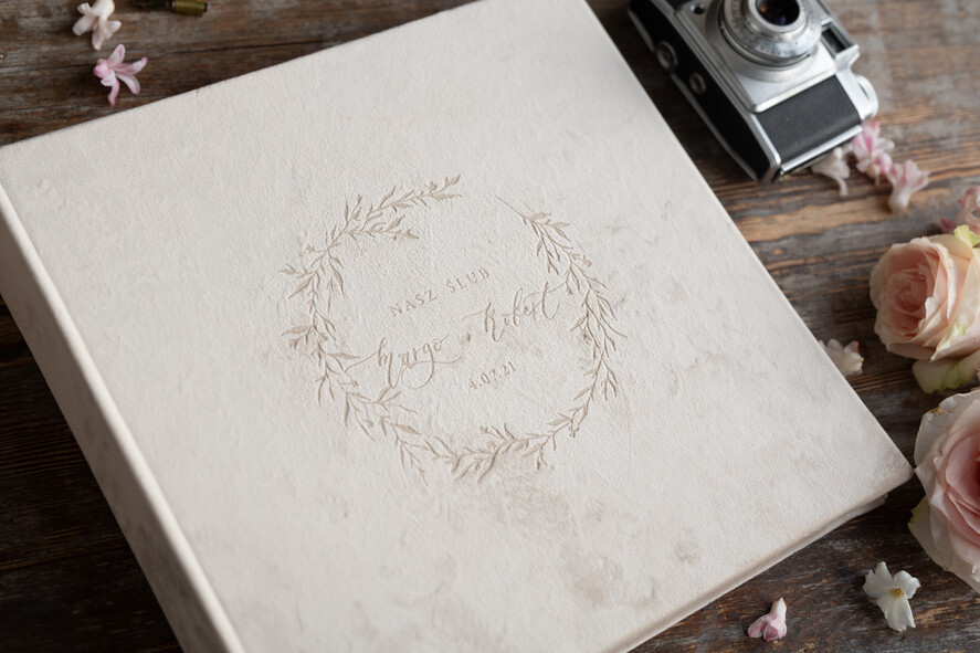 Księgi wpisów gości welurowe dużą księga gosci wesenych personalizowana na życzenia zdjęcia z fotobudki welurowa4