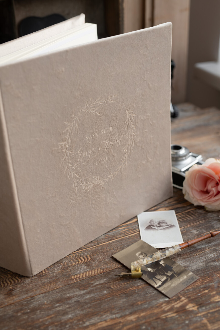 Księgi wpisów gości welurowe dużą księga gosci wesenych personalizowana na życzenia zdjęcia z fotobudki welurowa7