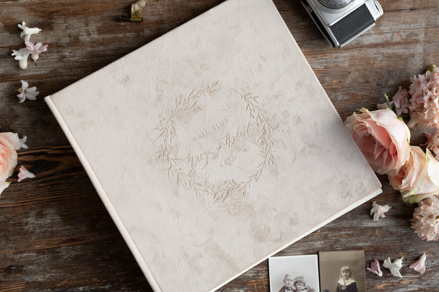 Księgi wpisów gości welurowe dużą księga gosci wesenych personalizowana na życzenia zdjęcia z fotobudki welurowa8
