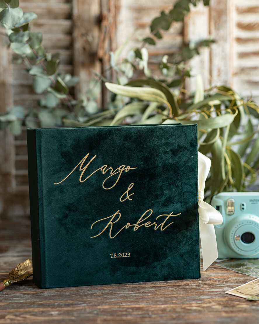 Księgi wpisów gości welurowe Zielona Welurowa Księga Wpisów Gości Ecru Kartki Księga Pamiątkowa welurowa ze Złotymi Napisami 1