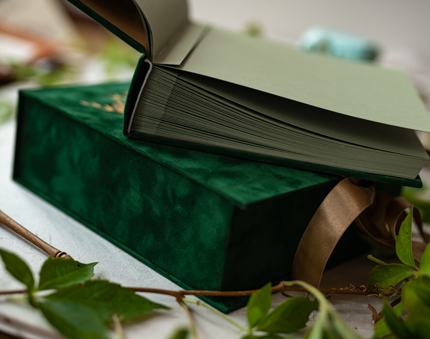 Księgi wpisów gości welurowe pamiątkowa księga gości weselnych w pudełku, weselena księga wpisów gości zielona ze złotym, welurowa księga wpisów w pudełku, szmaragdowy i zlota okładka 12