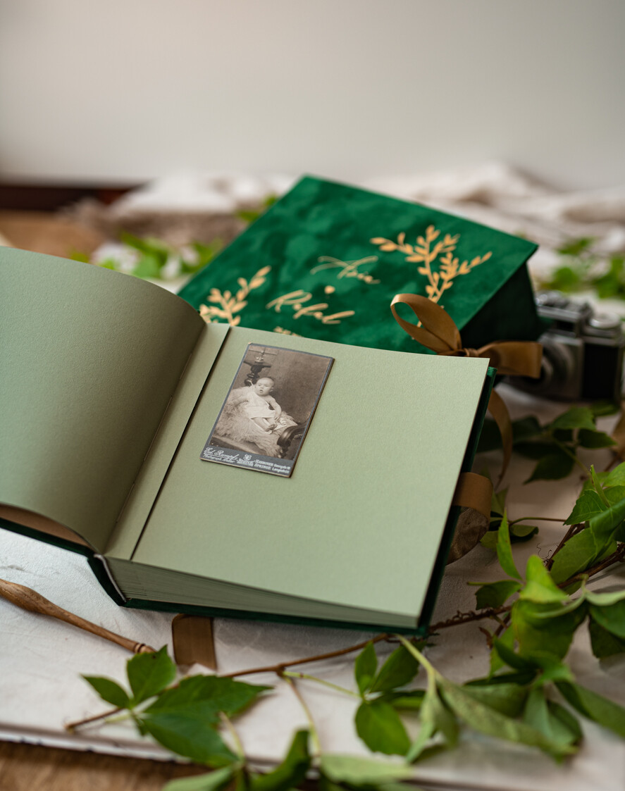 Księgi wpisów gości welurowe pamiątkowa księga gości weselnych w pudełku, weselena księga wpisów gości zielona ze złotym, welurowa księga wpisów w pudełku, szmaragdowy i zlota okładka 13