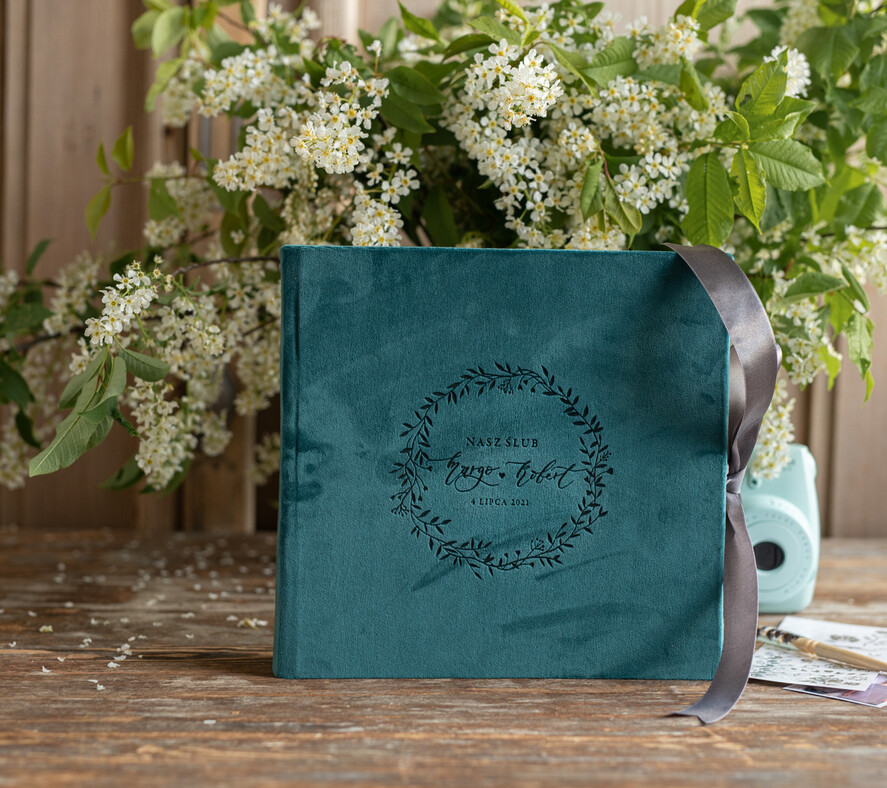 Księgi wpisów gości welurowe butelkowa zielona księga wpisów gości,  welurowa księga wpisów gości personalizowna na zdjęcia z fotobudki i instaxa   7