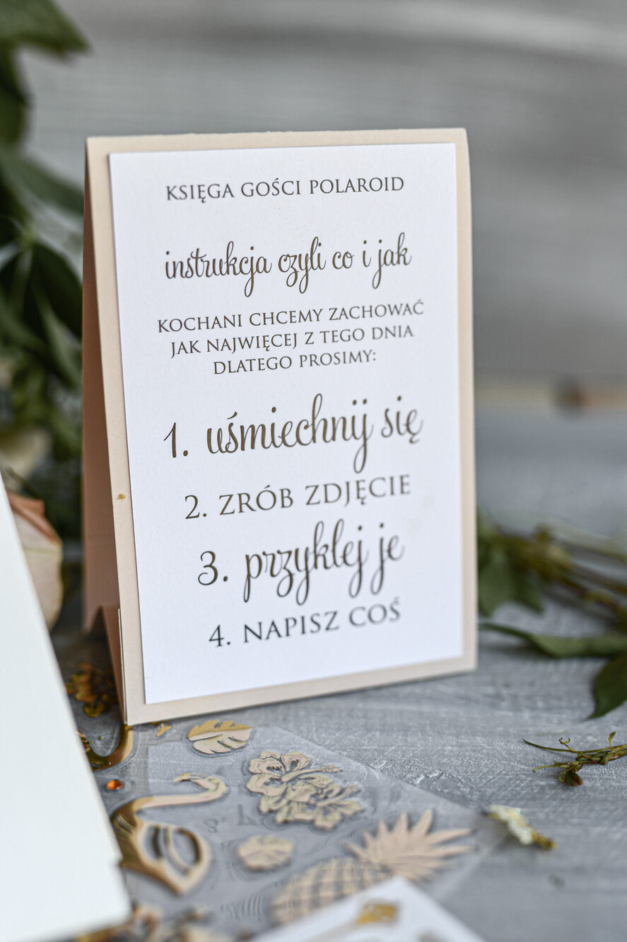 Księgi wpisów gości welurowe album księga gości weselnych mozliwe czarne kartki na fotki z instaxa i fotobudki drewniana złote napisy5