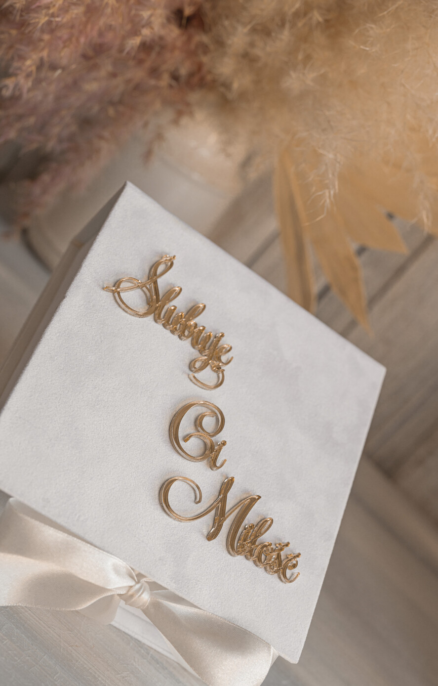 Księgi wpisów gości welurowe Szybka Wysyłka zestaw na wesele księga wpisów gości szkatułka na obrączki kopertówka, biały welurowy zestaw na wesele złote litery 24