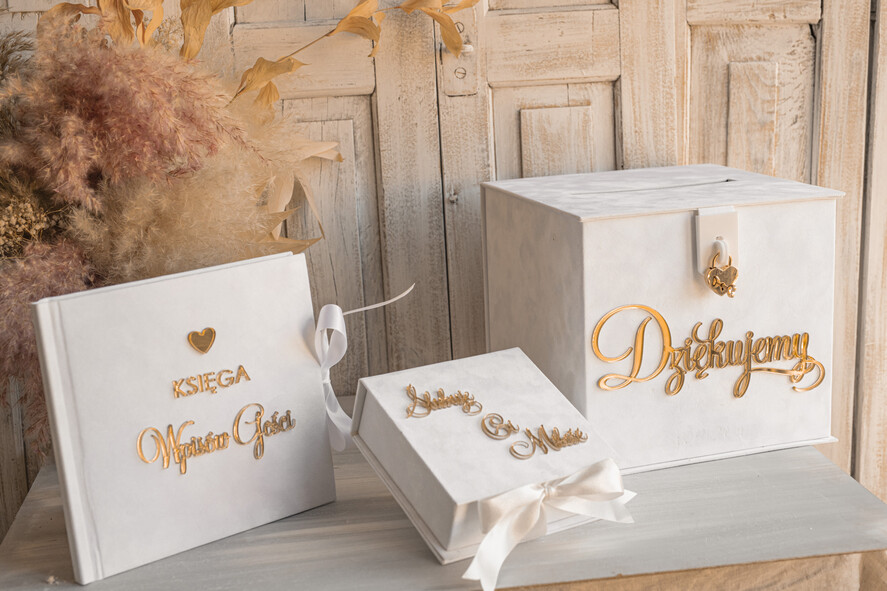 Księgi wpisów gości welurowe Szybka Wysyłka zestaw na wesele księga wpisów gości szkatułka na obrączki kopertówka, biały welurowy zestaw na wesele złote litery 36