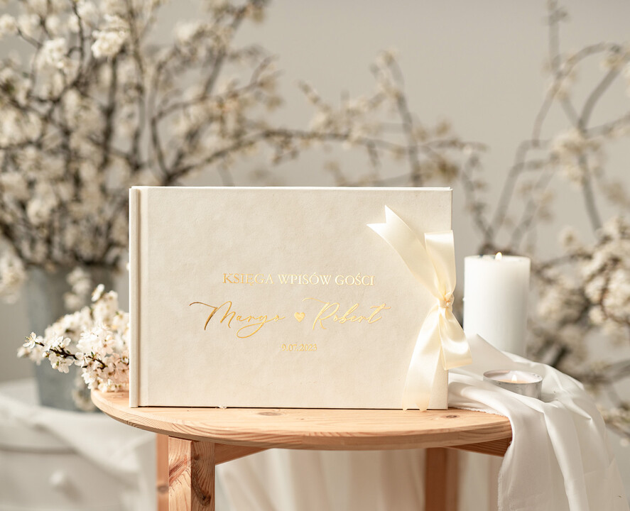 Księgi wpisów gości welurowe welurowa, aksamitna księga gości, złote napisy na okładce, księga pamiątkowa na wesele i wpisy gosci weselnych, duża welurowa0