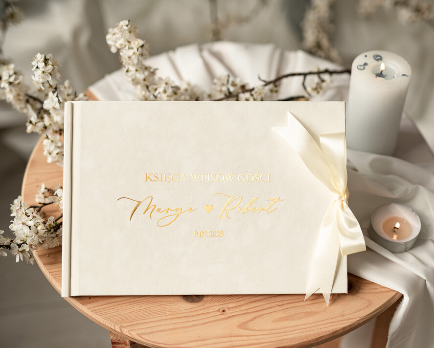 Księgi wpisów gości welurowe welurowa, aksamitna księga gości, złote napisy na okładce, księga pamiątkowa na wesele i wpisy gosci weselnych, duża welurowa3