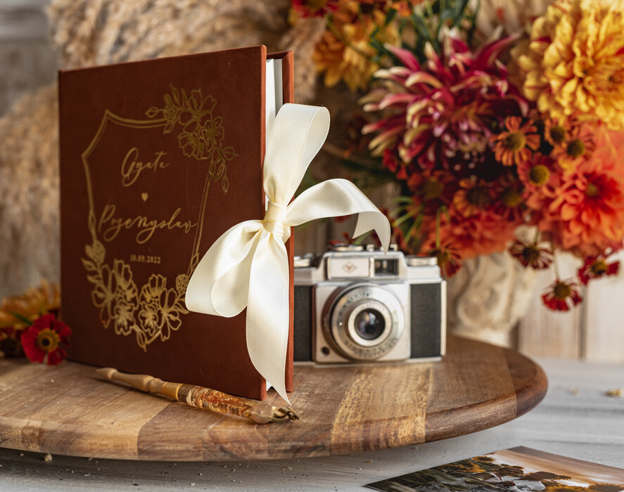 Księgi wpisów gości welurowe welurowa księga wpisów gości, ksiega zyczen na wesele, ślubna księga na zdjęcia i życzenia z fotobudki lub instax5