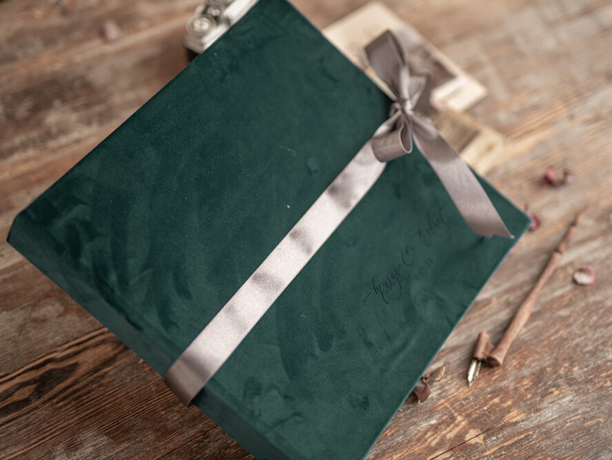 Księgi wpisów gości welurowe duża księga gości weselnych na życzenia, welurowa księga wpisów gości, ksiega wpisow gosci 30x30 cm2