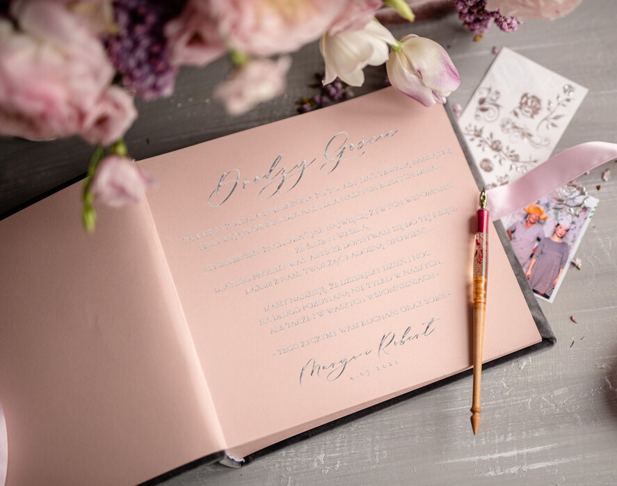 Księgi wpisów gości welurowe duża welurowa ksiega gosci weselnych z ankietami wybierz swoje kartki na zdjęcia z fotobudki i polaroidy   1