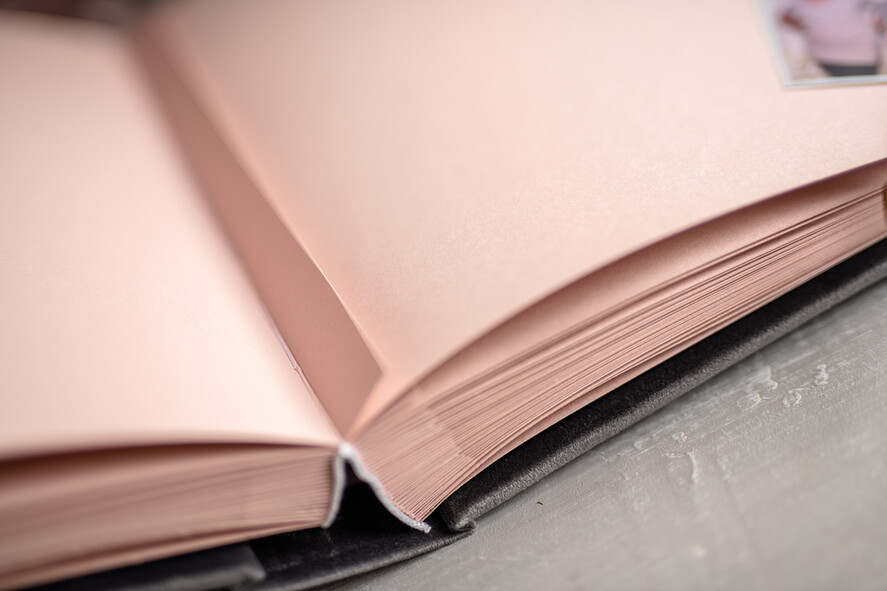 Księgi wpisów gości welurowe duża welurowa ksiega gosci weselnych z ankietami wybierz swoje kartki na zdjęcia z fotobudki i polaroidy   7