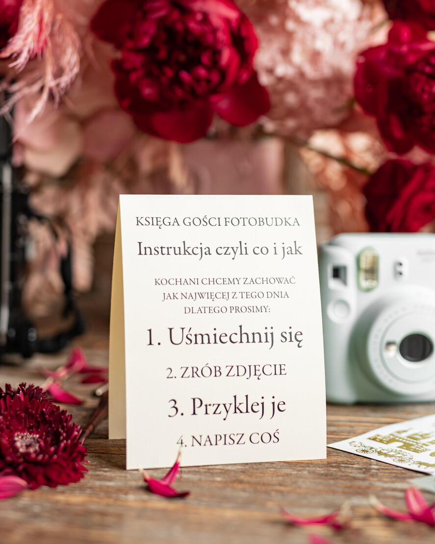 Księgi wpisów gości welurowe bordowa księga wpisów gości, złote napisy na okładce, elegancja welurowa księga wpisow gosci7