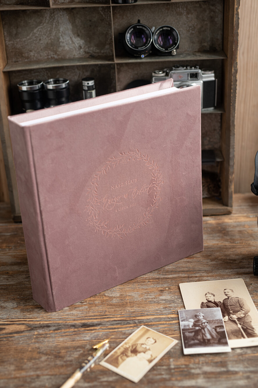 Księgi wpisów gości welurowe duża różowa welurowa księga życzeń na wesele na zdjęcia polaroid, imiona na okładce1