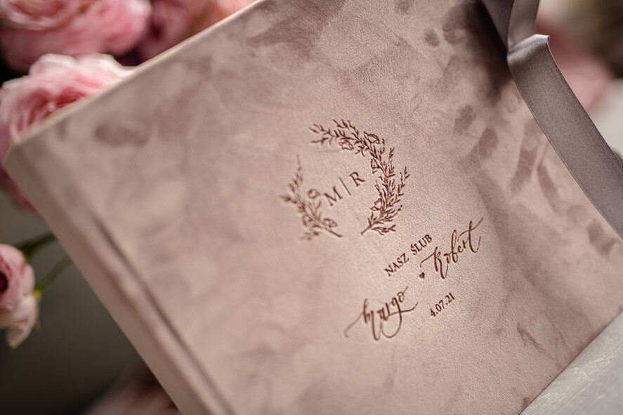 Księgi wpisów gości welurowe mała welurowa księga gości weselnych z ankietami lub waszymi wydrukami na ploaroidy i fotki z fotobudki   10