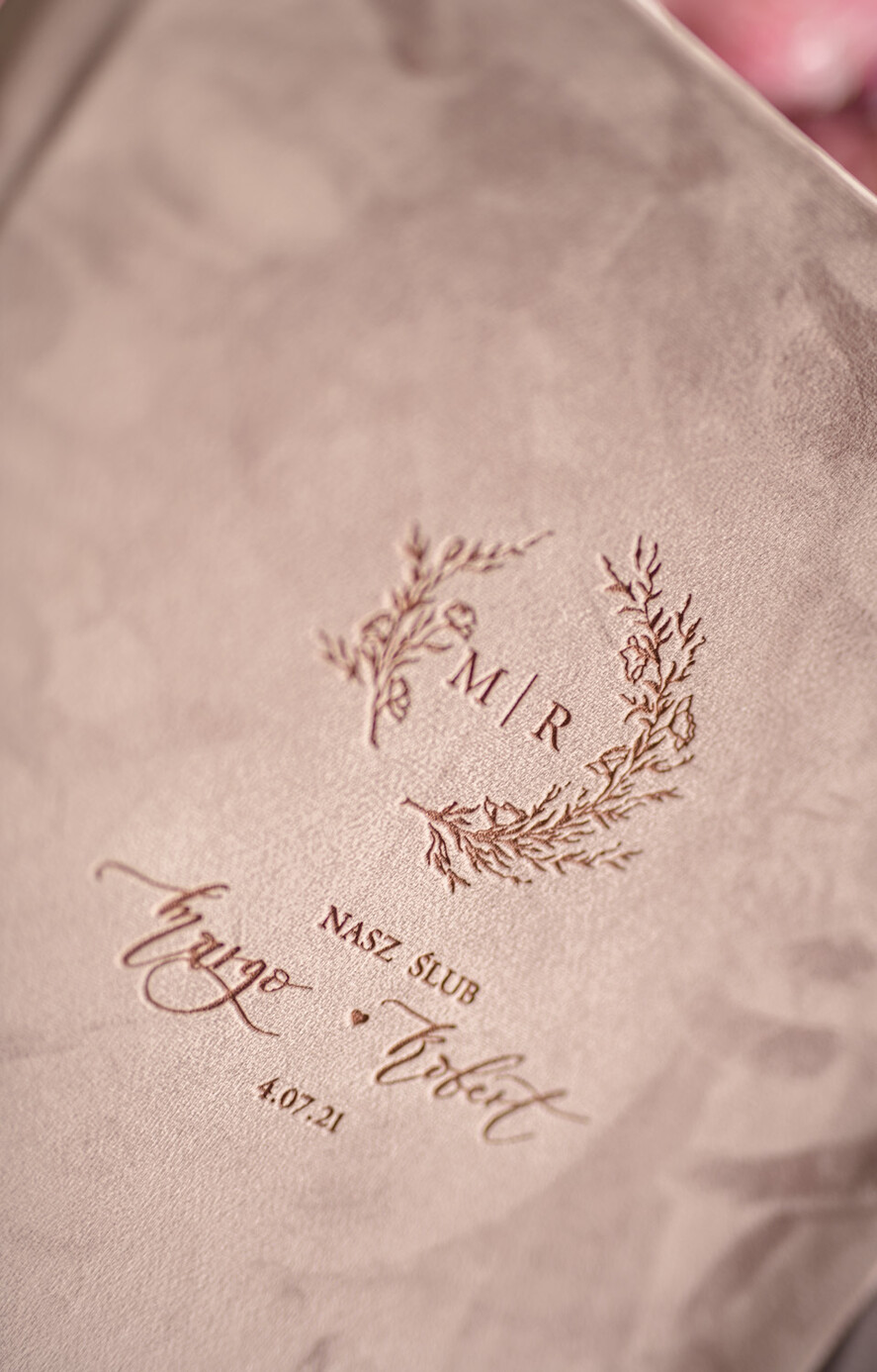 Księgi wpisów gości welurowe mała welurowa księga gości weselnych z ankietami lub waszymi wydrukami na ploaroidy i fotki z fotobudki   3