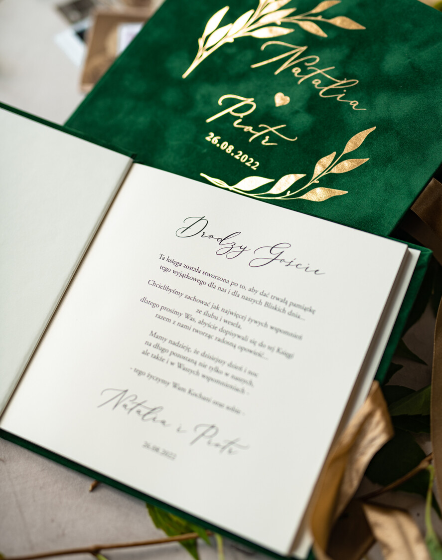 Księgi wpisów gości welurowe pamiątkowa księga gości weselnych w pudełku, weselena księga wpisów gości zielona ze złotym, welurowa księga wpisów w pudełku, szmaragdowy i zlota okładka 5