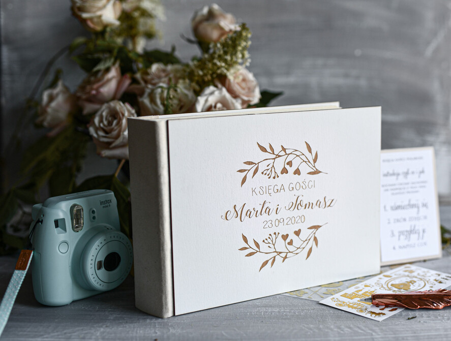 Księgi wpisów gości welurowe oryginalna drewniana księga gości na wesele na zdjęcia z fotobudki i polaroidy  1