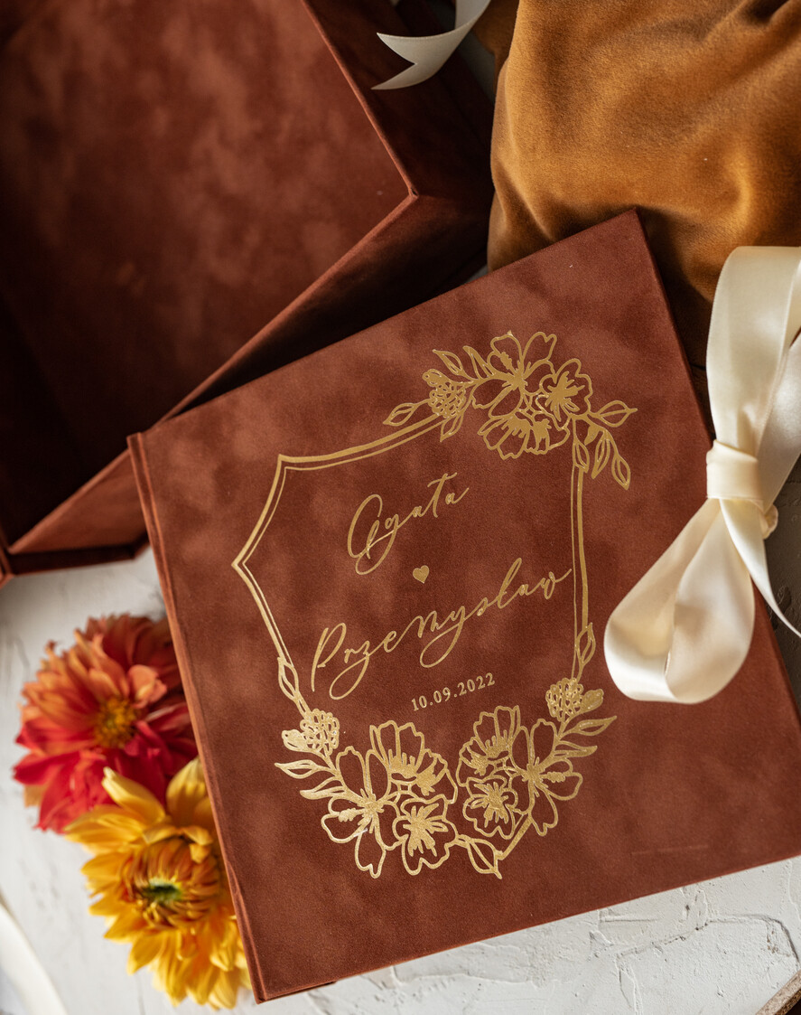 Księgi wpisów gości welurowe komplet księga i pudełko, album ślubny personalizowany i księga gości weselnych w jednym, na zdjęcia z fotobudki i zyczenia3