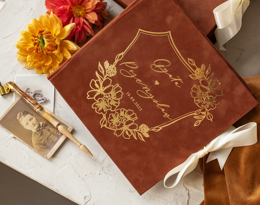 Księgi wpisów gości welurowe komplet księga i pudełko, album ślubny personalizowany i księga gości weselnych w jednym, na zdjęcia z fotobudki i zyczenia6
