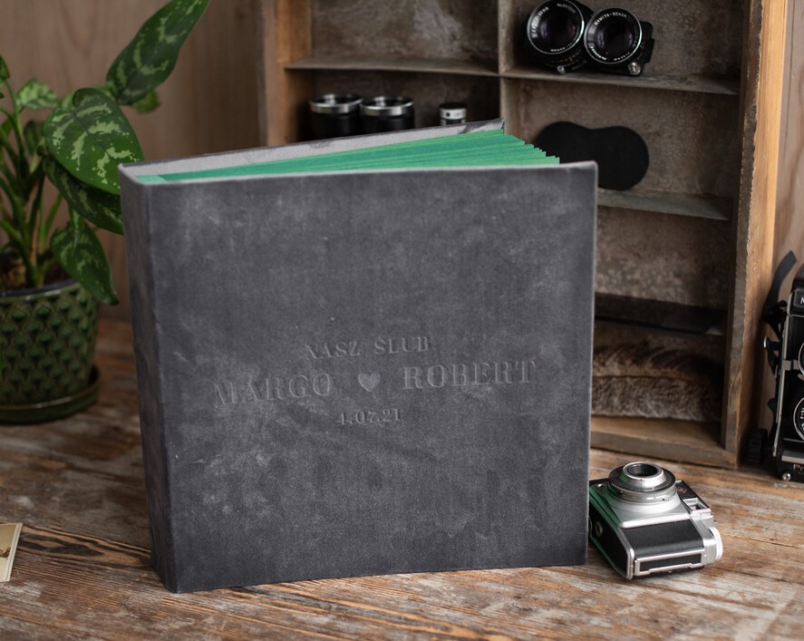 Księgi wpisów gości welurowe duża welurowa ksiega gosci weselnych na zdjęcia z fotobudki i polaroidy wybierz kolor kartek11