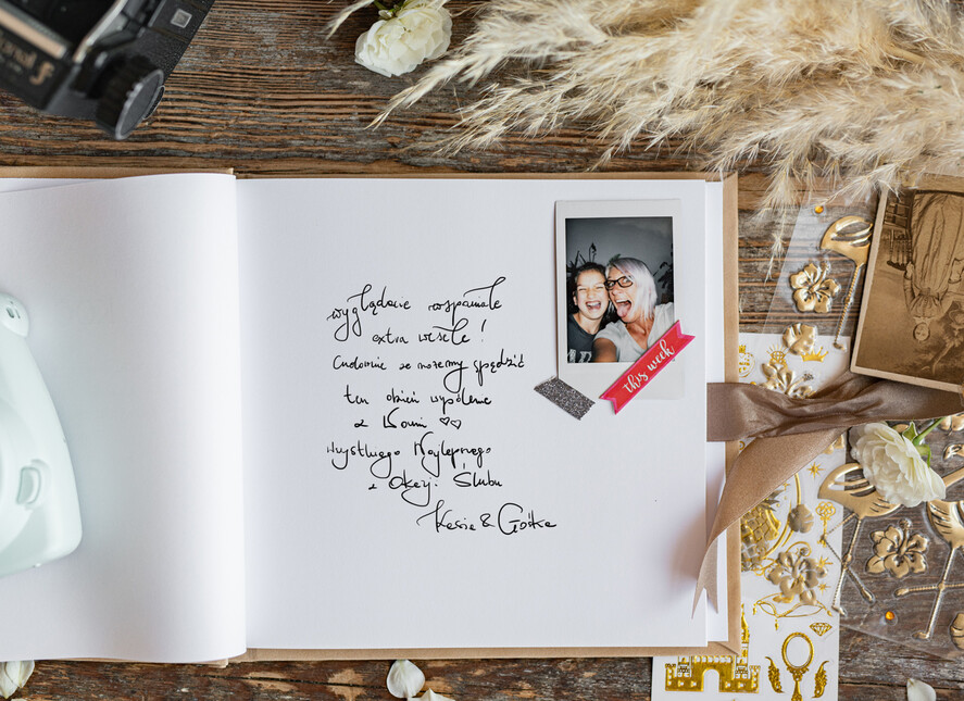 Księgi wpisów gości welurowe welurowa, aksamitna księga gości, złote napisy na okładce, księga pamiątkowa na wesele i wpisy gosci weselnych6