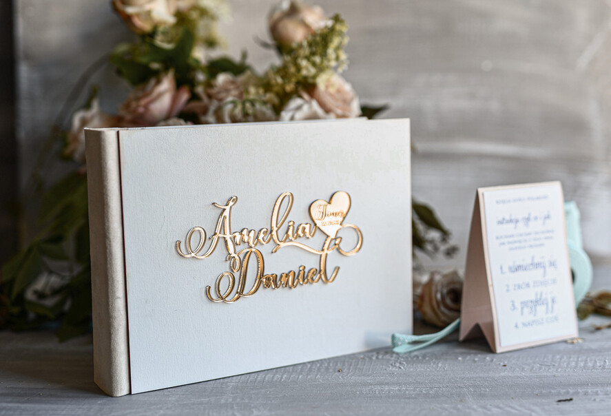 Księgi wpisów gości welurowe ksiega gosci do wklejania zdjec i wpisy gosci na życzenia napisy złote lustyro 1