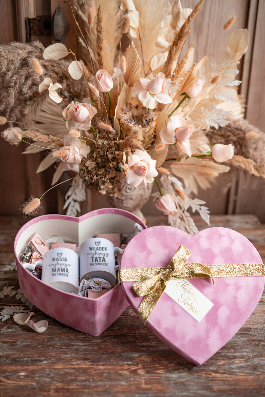 Prezenty, Podziękowania dla Rodziców Pudełka welurowe  prezenty dla rodziców na wesele kubki z nadrukiem pomysł na prezent od Młodej Pary dla Rodziców 0