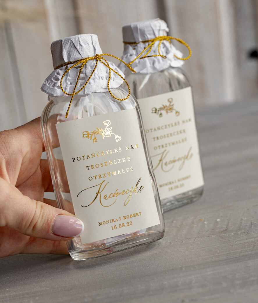 Podziękowania dla Gości Weselnych Butelki fajne pomysły na podziękowania dla gości, kacóweczki z personalizacją na własny trunek, złote buteleczki podziękowania dla gości weselnych 2