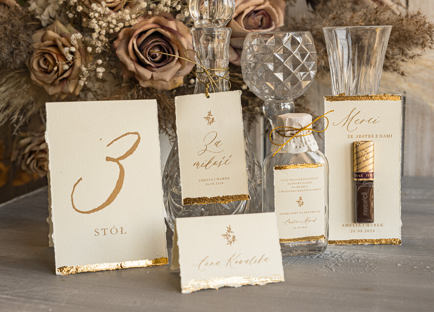 Podziękowania dla Gości Weselnych Butelki prezent dla gości weselnych kacóweczka ozdobiona płatkami złota, butelka na własny trunek, pomysły na prezenty dla gości4
