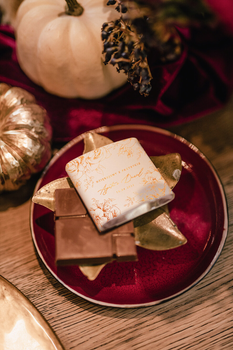 Podziękowania dla Gości Weselnych Czekoladki podziękowania dla gości na weselu pamiątki dla gości weselnych czekolada z waszymi imionami czekoladka 5x5 cm mleczna0