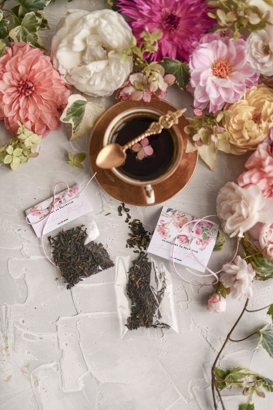 Podziękowania dla Gości Weselnych Saszetki prezenciki podarunki po weselu w postaci zielonej lub czarnej herbaty   0