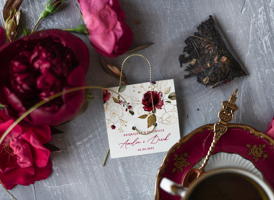 Podziękowania dla Gości Weselnych Saszetki prezenty dla gości na weselu torebeczka z herbatką w bordowych kolorach 1