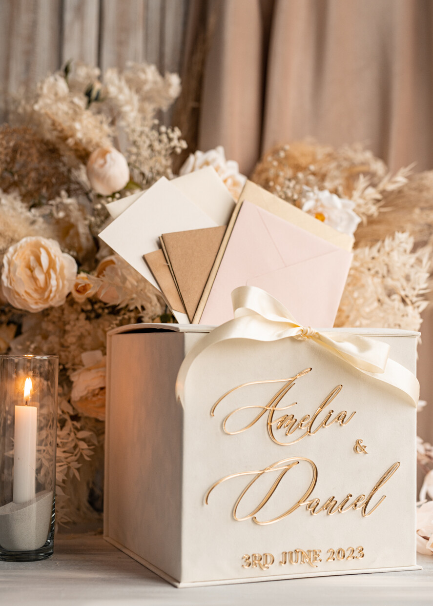 Pudełko na koperty  glamour Elegancka welurowa kopertówka ze złotymi napisami, cieniowany welur ecru, pudełko na koperty, pomysł na pudełko na pieniądze podczas wesela7