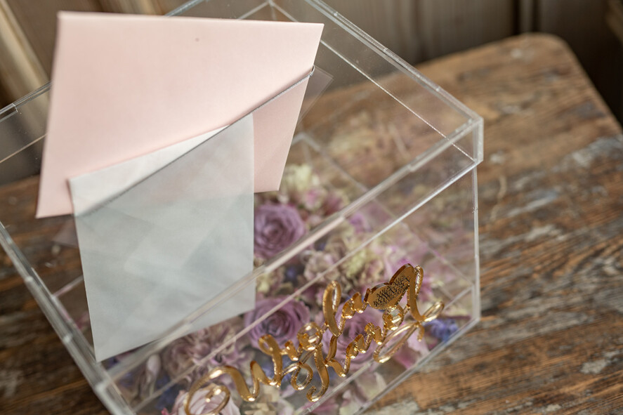 Pudełko na koperty  glamour Nowoczesna wyjątkowa kopertówka z przezroczystej plexi wesele glamour złote litery6