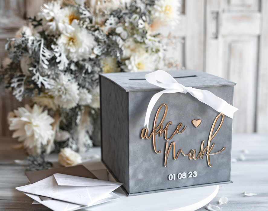 Pudełko na koperty  glamour Personalizowana szara welurowa kopertówka ze złotymi napisami, szary cieniowany welur, pudełko na koperty, pomysł na pudełko na pieniądze podczas wesela9