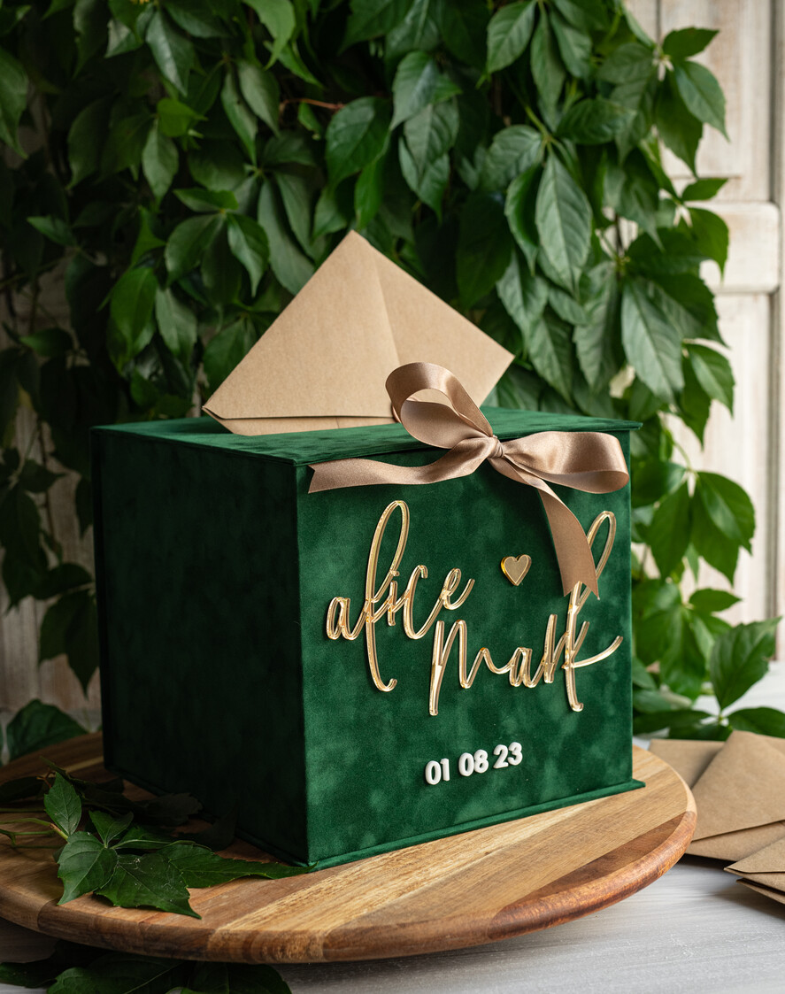 Pudełko na koperty  glamour Personalizowana zielona welurowa kopertówka ze złotymi napisami, ciemnozielony cieniowany welur, pudełko na koperty, pomysł na pudełko na pieniądze podczas wesela2