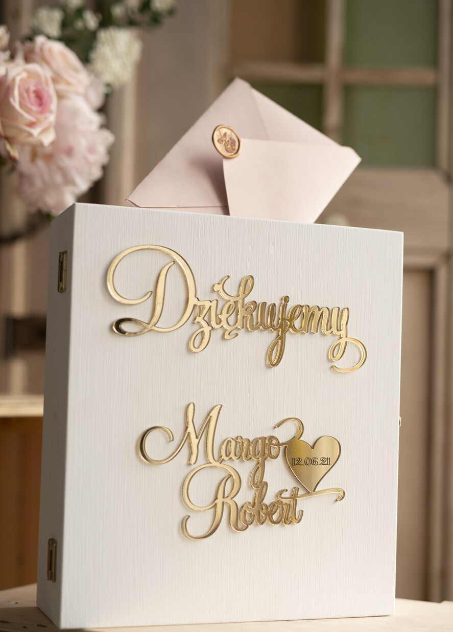 Pudełko na koperty  glamour biała skrzynka na kartki ślubne pudełko box na koperty z życzeniami złote napisy wasze imiona1