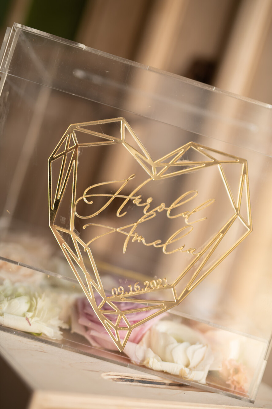 Pudełko na koperty  glamour przezroczysta ślubna skrzynka pudełko na koperty weselne geometryczne złote serce wasze imiona21