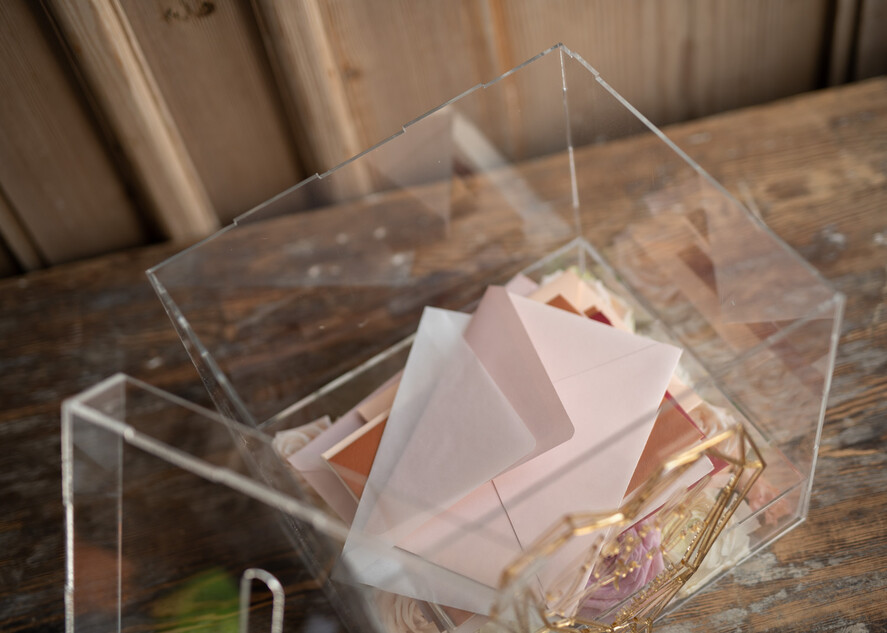 Pudełko na koperty  glamour przezroczysta ślubna skrzynka pudełko na koperty weselne geometryczne złote serce wasze imiona8