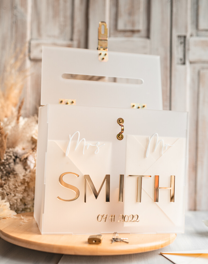 Pudełko na koperty  glamour satynowa akrylowa kopertówka na koperty, pudełko na koperty mlecznej pleksy, pomysł na pudełko na koperty na weselu, akrylowe pudełko na koperty1