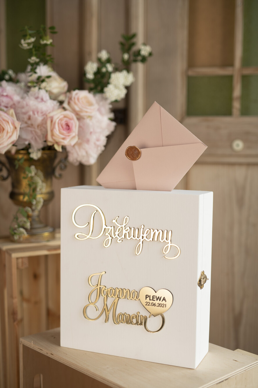 Pudełko na koperty  glamour ślubne białe pudelko na koperty ślubne skrzynka na kartki  w stylu glamur  wasze imiona0