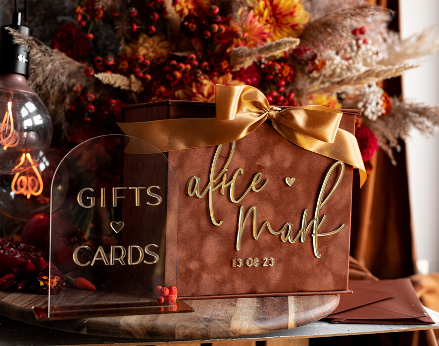 Pudełko na koperty  glamour Welurowa brązowo złota kopertówka ze złotymi napisami, brązowy cieniowany welur, pudełko na koperty, pomysł na pudełko na pieniądze podczas wesela1