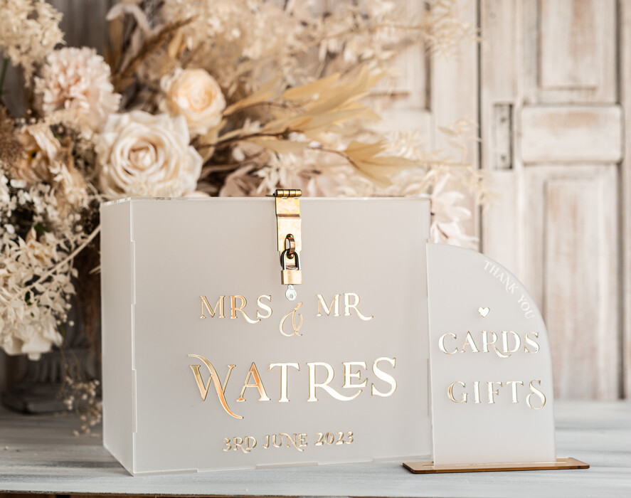 Pudełko na koperty  glamour satynowa kopertówka ze złotymi napisami, kopertówka z tabliczką, pudełko na koperty na weselu, kopertówka glamour, pudełko na kopety glamour1